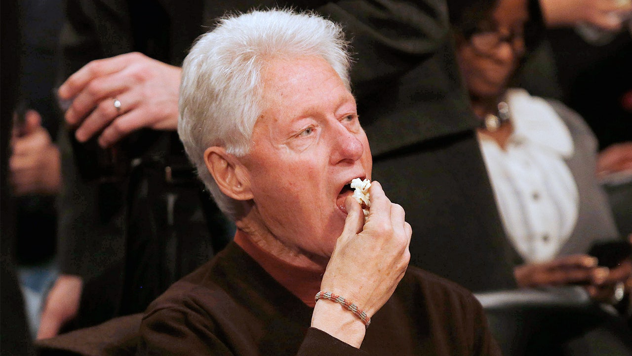 Bill Clinton reveals he's just a wannabe sports analyst